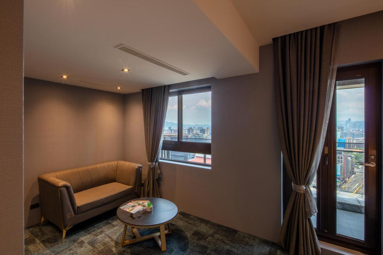 Roaders Plus Hotel - Taipei Station Quarto foto
